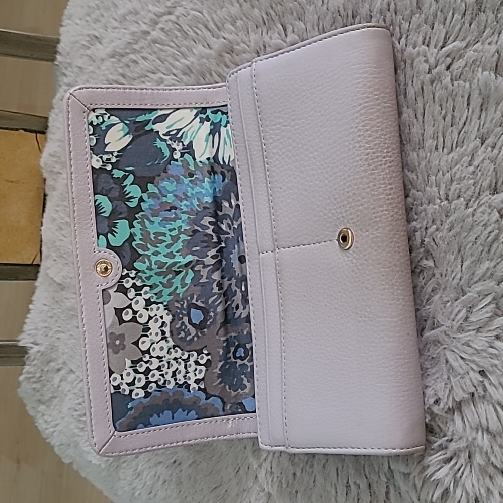 Vera Bradley Quilted Wallet ❤️ - Picture 3 of 8